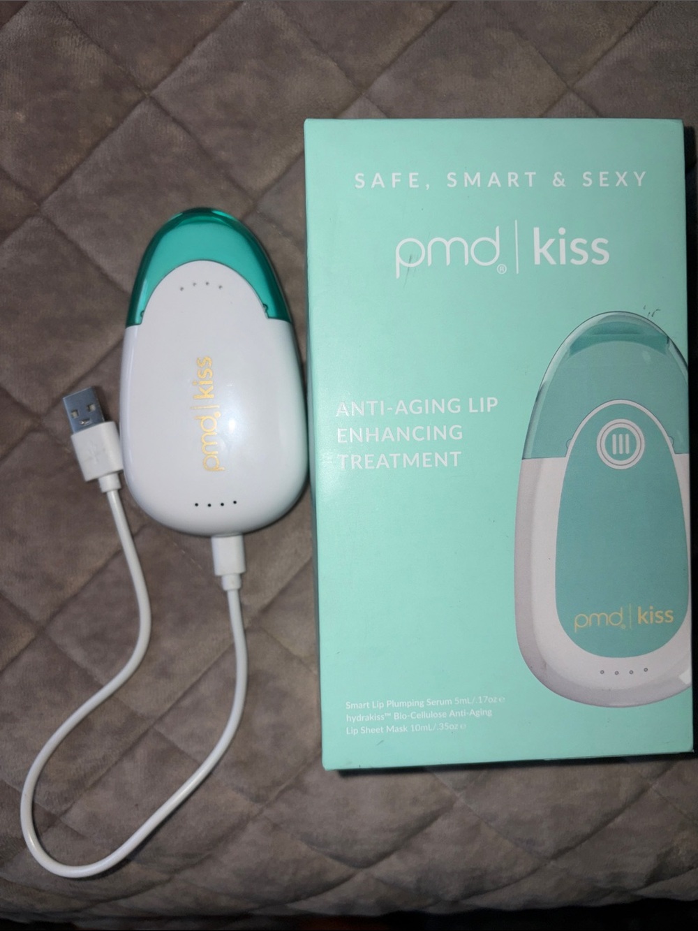 PMD Kiss Lip Plumping Device in Mint and White with Gold Logo, New with Box
